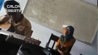 Mau Hukum Murid, Malahan Ibu Guru Cantik Ini Menangis Setelah Mendengar Suara Musik Yang Bikin Baper