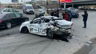 Лихач на BMW перед мостом Александра Невского устроил ДТП с шестью машинами