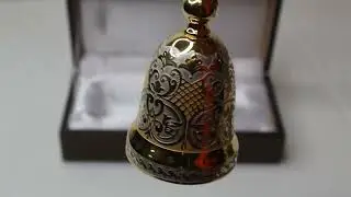 Латунный колокольчик с позолотой и вставкой из яшмы - обзор от магазина подарков "Счастливый случай"