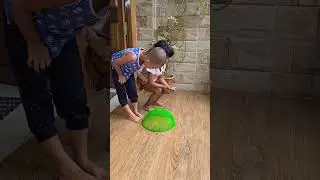 Baby saved a little turtle 
