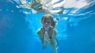 Petite Meller - Dying Out Of Love (Official Video)