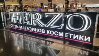 Объемные буквы из акрила со световым торцом в торговом центре Three-dimensional letters from acrylic