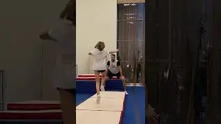 Первый в жизни Ани(8 лет) заход сальто назад💪😍👏 