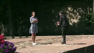 Молодые люди записывают песню Елены Фроловой 