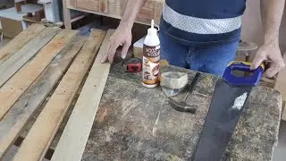 Móvel feito com serrote, martelo e prego