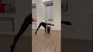 Выход в шпагат из флага, стойка 