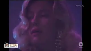 Raffaella Carrà presenta Moana Pozzi