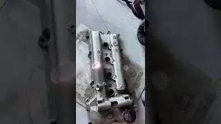 We use a pulse laser cleaning machine to remove paint from the engine surface.#shorts