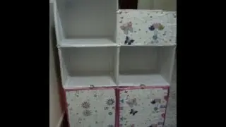 Fácil Estantería infantil para libros y útiles de escritorio hecho con cajas de cartón