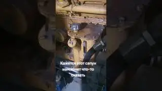 Сапун гидравлического бака живёт своей жизнью. #automobile #caterpillar #caterpillarwrenching #cat