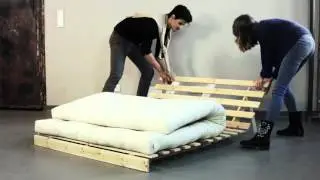 Banquette convertible en bois avec matelas futon ROOTS de KARUP