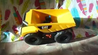Toy State Самосвал CAT со светом и звуком 33 см