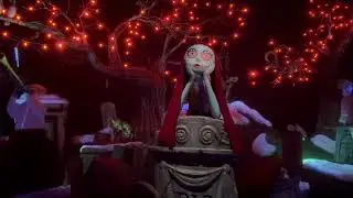 Riding Haunted Mansion to beat the 101 Degree weather in Disneyland USA | Disneyland Halloween