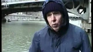 How they dye Chicago River green for St. Patrick's Day