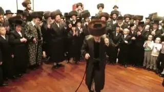 Admor Verdan dancing Mitzva Tanz at Grand daughters wedding