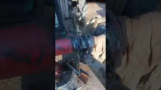Can't disassemble the boom swing cylinder on an EO-2626 excavator