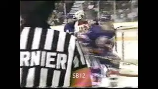 Billy Smith butt end Tim Hunter Feb. 27/1985