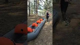 красивая женщина и длинная лодка