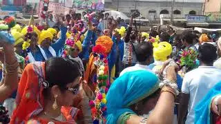 Barwani bhagoriya 2018 // आदिवासी महिलाएं और युवतियां विशेष श्रृंगार कर मेले में शामिल हुई