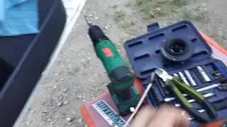 connecting tweeters through a capacitor