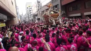 平成26年 鳥越まつり 鳥越流バトル担ぎ 千貫 本社神輿渡御。