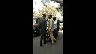 Rikshaw driver abuses a student to give him extra money (Part 1/3)