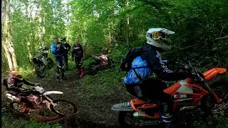 Ушатываемся в лесу на новых маршрутах, чуть не утопили kews в реке