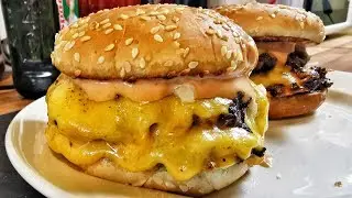 A Tökéletes Dupla Sajtburger