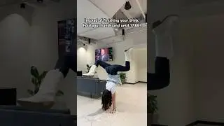 Whoever can do a handstand, try this and tag me!! 😆💗 