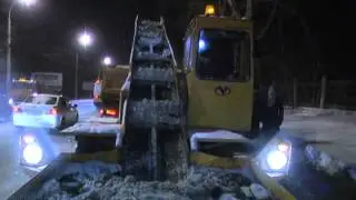 Ночная уборка снега