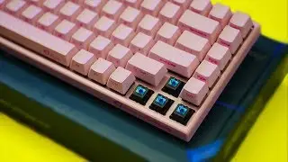 teclado mecánico barato, pequeño y con Cherry MX Blue: Akko x Ducky Zero 3084 review en español