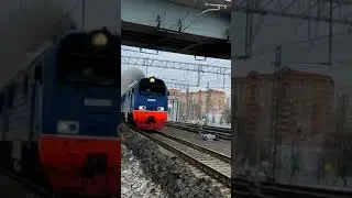Супер приветливая бригада на тепловозе 2ТЭ25К-0014! #railway #shorts
