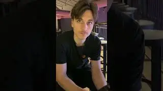 не обернулся 👀