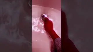 Giving my Mochi a bath 🩷🧼🛁🫧🛀🧽🚿 #bath #mochisquishy #squishy #mochi