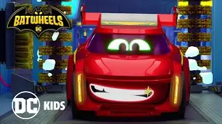 Batwheels | 🇧🇷 O Falso Dia de Praia de Redbird 🏖 | @DCKidsBrasil​