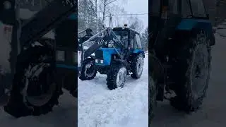 Расчищаем подъезд к участкам от снега 