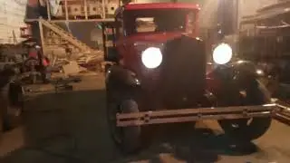 Ретро грузовик Ford aa