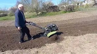 Посадка картофеля мотоблоком Бизон
