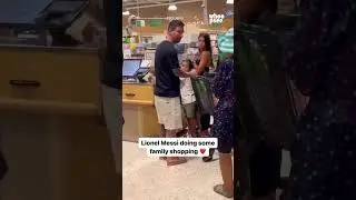 Lionel Messi was spotted at a Publix in Miami shopping with his family ❤️ (via @whoopsee.it) 