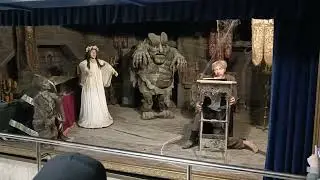 Мос фильм. Сцена из Вия