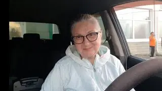 Торговала у метро, ушила джинсы, косим, косим, косим...