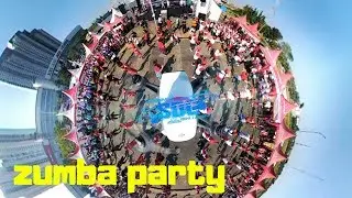 Zumba Party bareng Bank Jatim 57th. Lapangan Lenmarc Surabaya