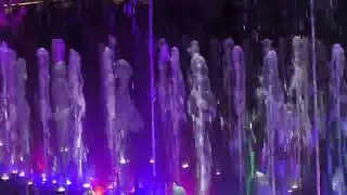 Поющие фонтаны на пл.Ленина