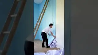 He changed his dirty roomحول غرفتة السيئة للغاية الي غرفة جميلة ومنظمة
