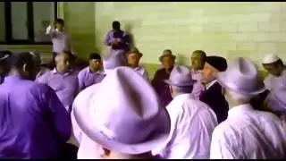 Зикристы в Шляпах, Бада Варисул Музтари Ахьмаду да1ийан; назма олуш Сайд-Хьусен.