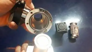 Bellow sealed and rubber sealed vacuum valves