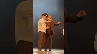 Актёр украл сердце девушки из зала / Шоу под дождём