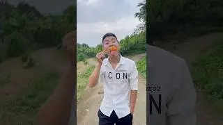 Cậu bé tốt bụng ăn kẹo xiên và cái kết hài hước#shorts🍡😝😨