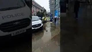 Manchester  un homme blesse cinq personnes au couteau, la police antiterroriste saisie