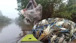 menjala dianak sungai,udang nya sicapit..